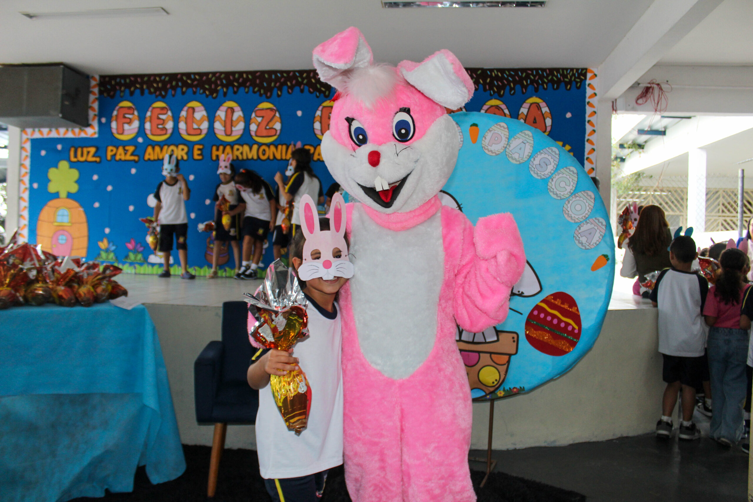 Prefeitura de Carapicuíba entrega ovos de Páscoa para os alunos da rede municipal