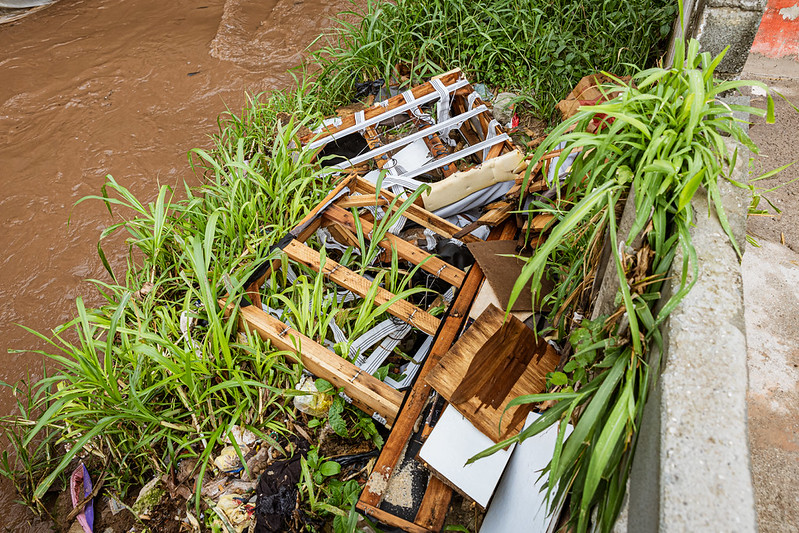 Prefeito Teco endurece regras contra descarte irregular e fios soltos em vias públicas