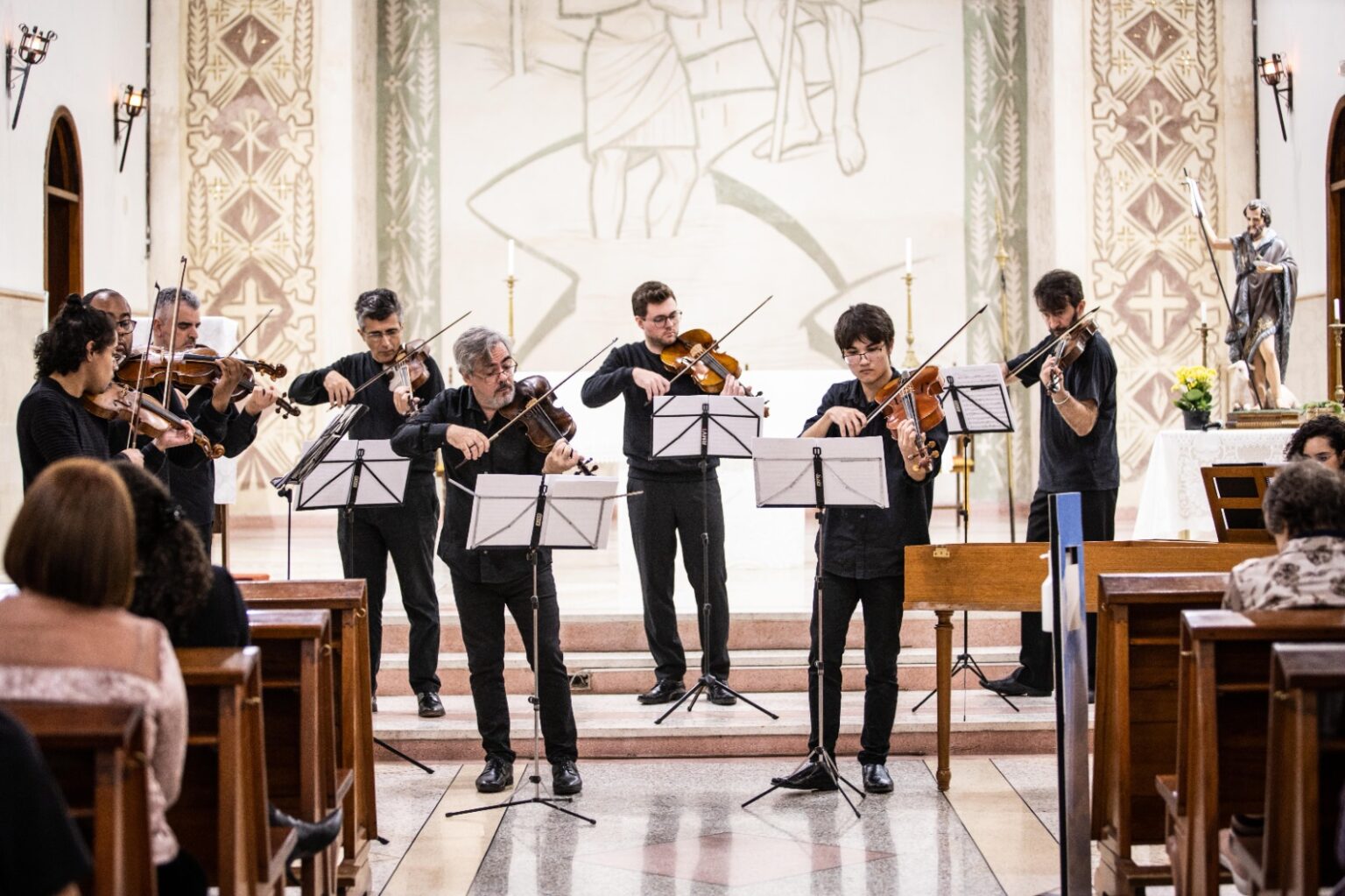 Cotia 170 anos: concerto de Páscoa leva música barroca ao Teatro Municipal