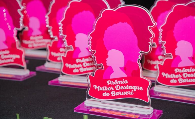 Emoção, homenagens e valorização feminina marcaram a 7ª edição do Prêmio Mulher Destaque Barueri