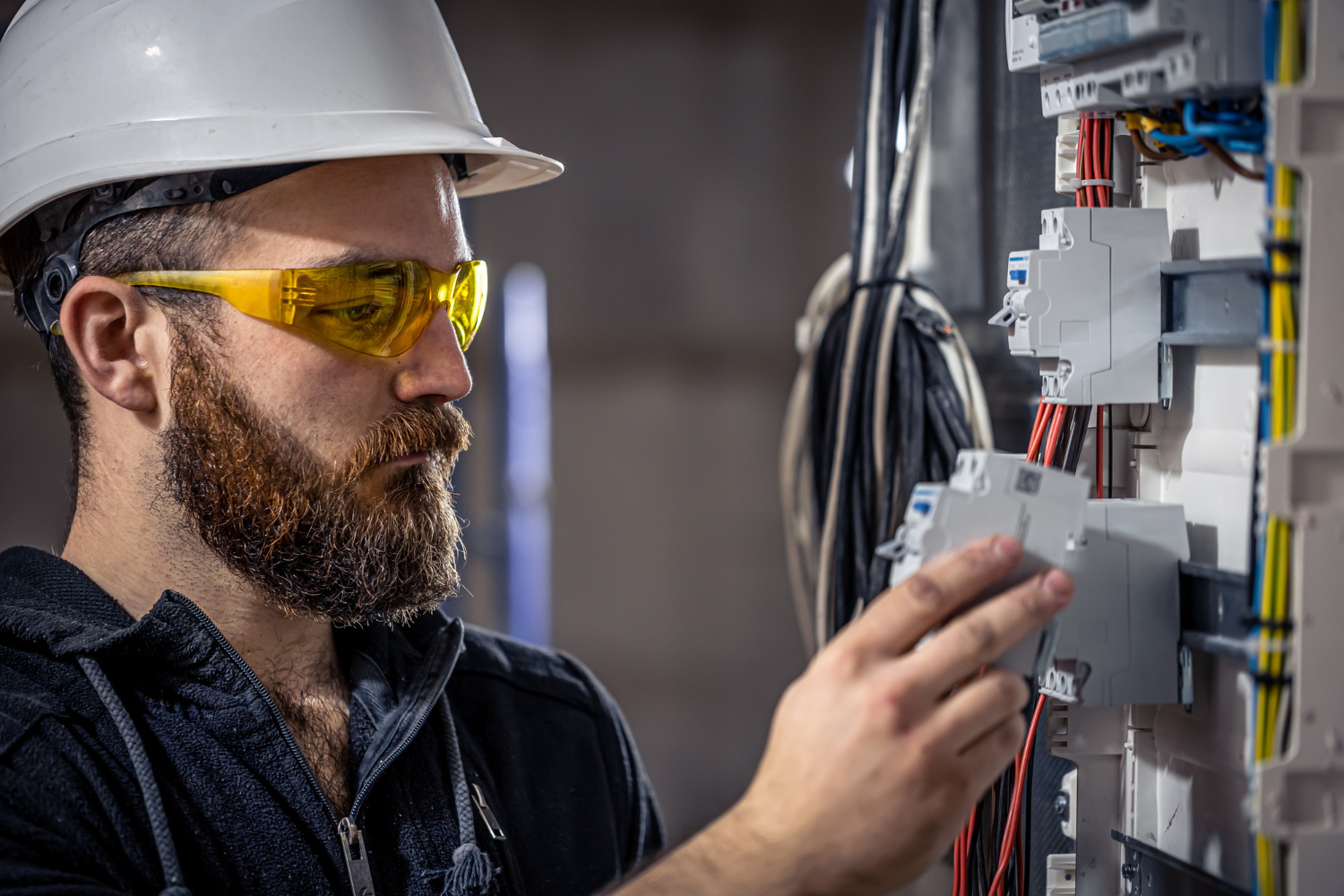 Instituto Federal de Cotia tem inscrições abertas para curso gratuito de eletricista predial