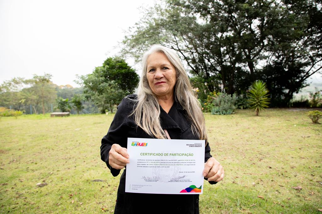 Curso gratuito forma 20 novos apaixonados por orquídeas em Barueri