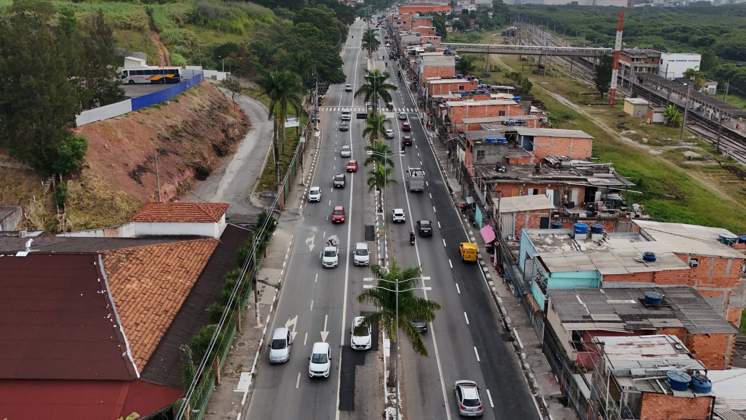 MULTAS À VISTA? CARAPICUÍBA INTENSIFICA FISCALIZAÇÃO NO CORREDOR OESTE
