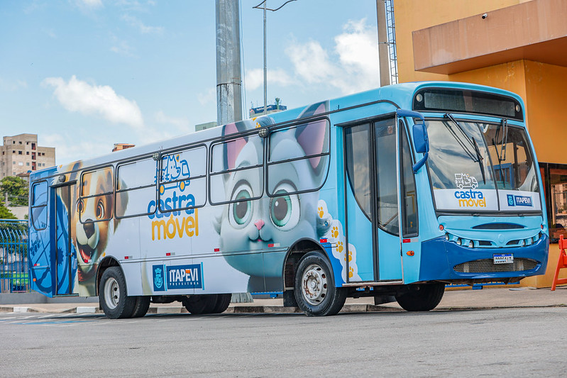 Prefeito Teco reforça atendimento descentralizado com serviços móveis pela cidade