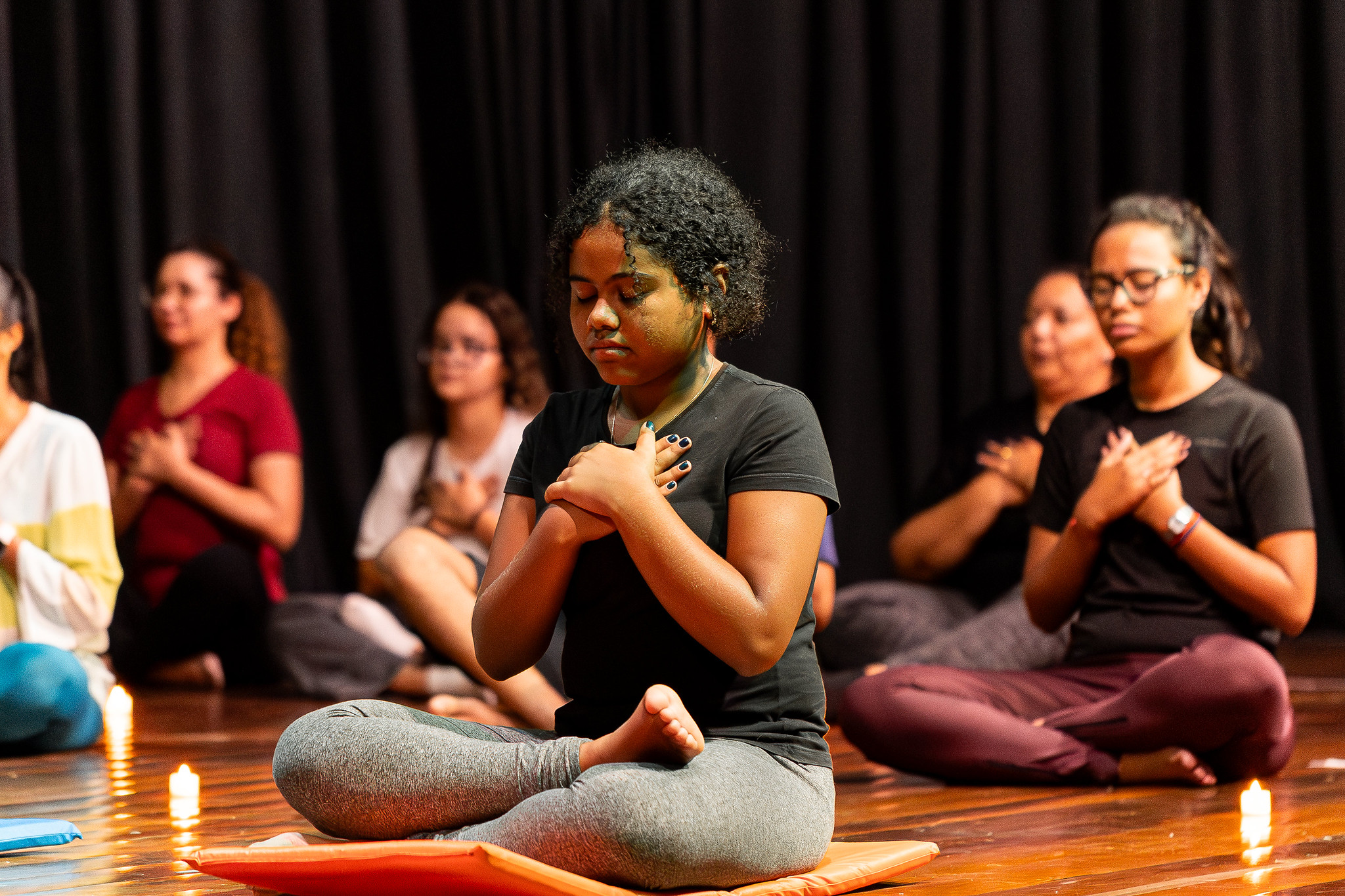 Prefeitura oferece aulas gratuitas de yoga para mulheres