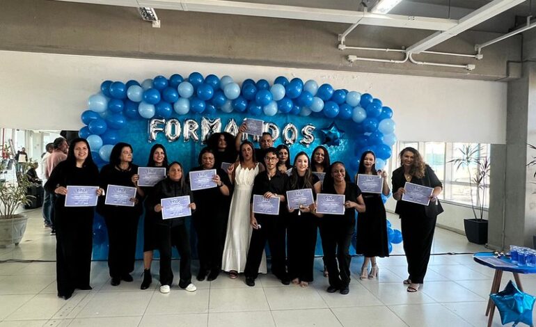 Itapevi forma servidores municipais em curso intermediário de Libras