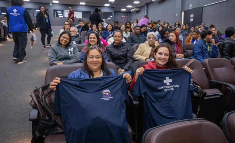 Entrega de uniformes reforça identificação dos agentes de saúde em Santana de Parnaíba 