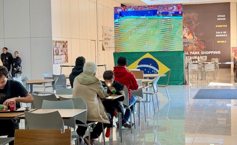 Shopping tem telão de transmissão dos jogos da Copa em Vargem Grande Paulista