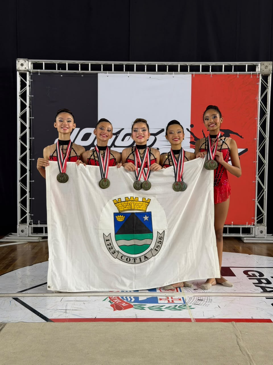 Cotia brilha na ginástica rítmica e amplia campanha nos Jogos Regionais