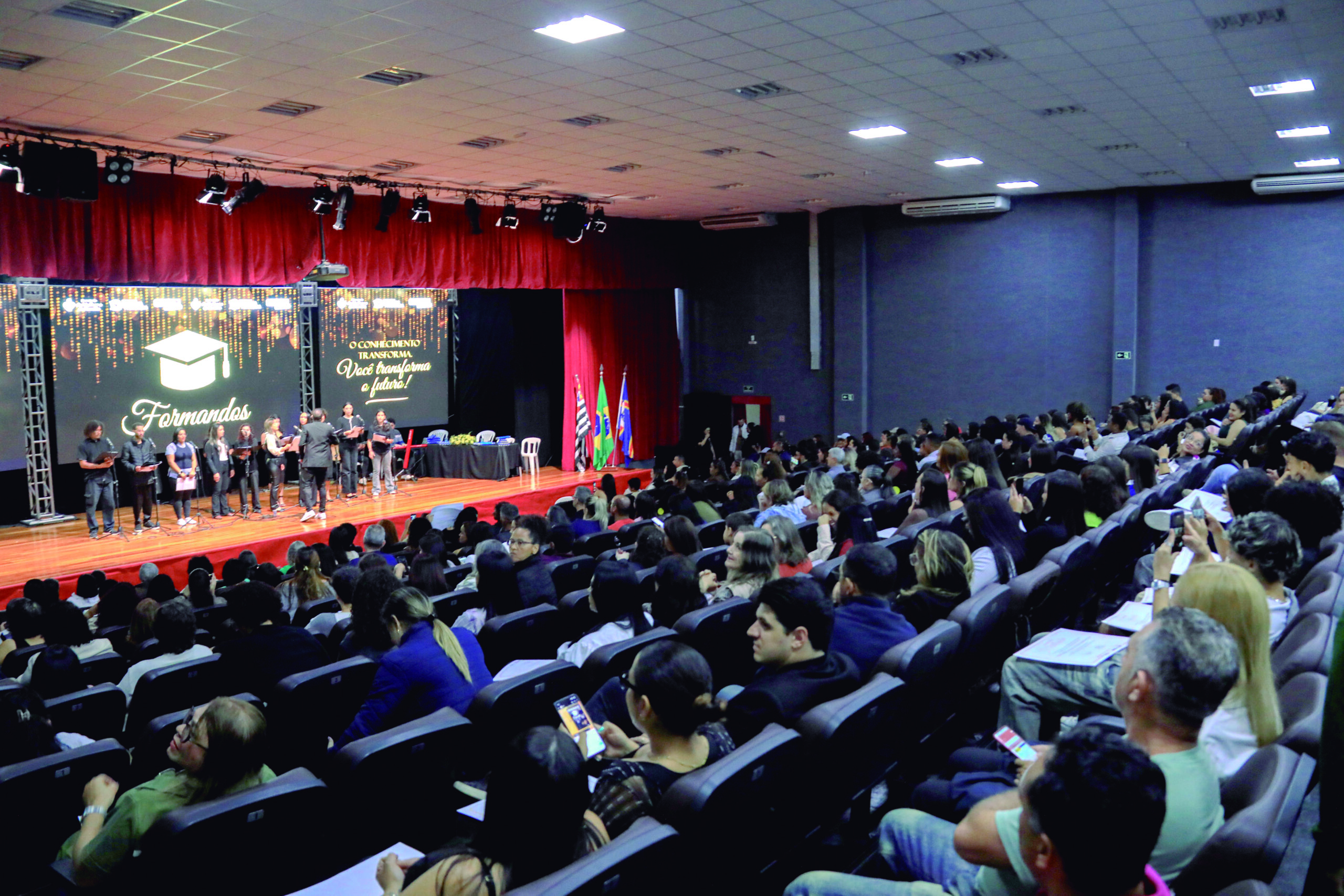 Secretaria da Mulher e da Família forma mais de mil alunos em 91 cursos gratuitos em Santana de Parnaíba
