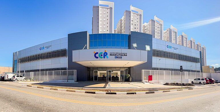 Prefeito Teco entrega novo Centro Especializado em Reabilitação, o maior da região Oeste