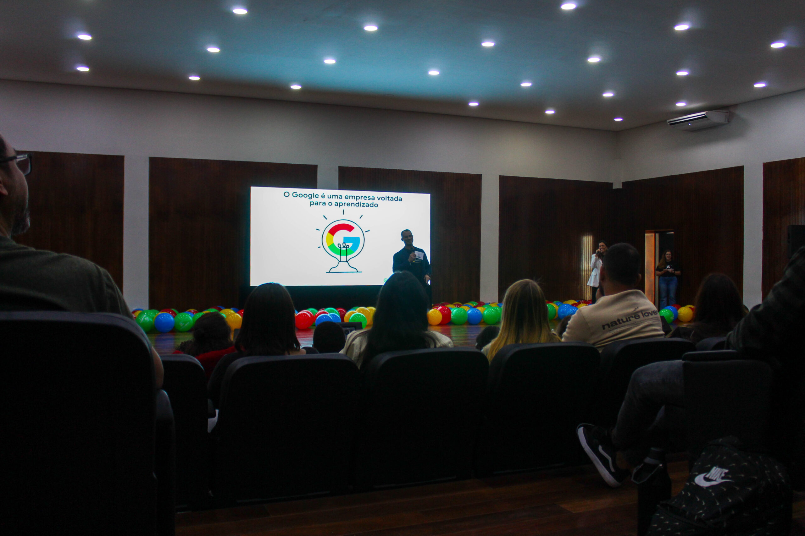 Prefeitura de Carapicuíba moderniza a educação com implantação do Google for Education nas escolas municipais