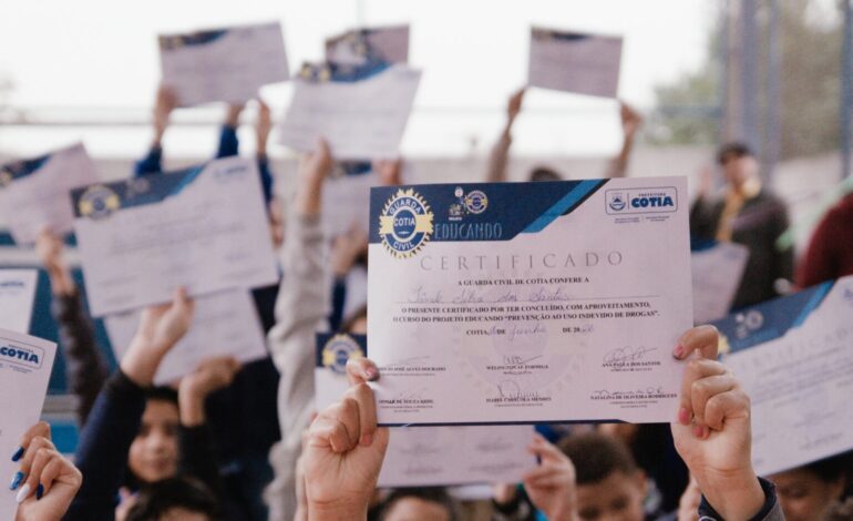Participação das famílias marca formatura de mais 550 alunos no Projeto Educando