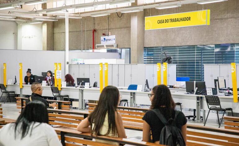 Barueri anuncia 62 vagas de emprego com salários de até R$ 4.6 mil