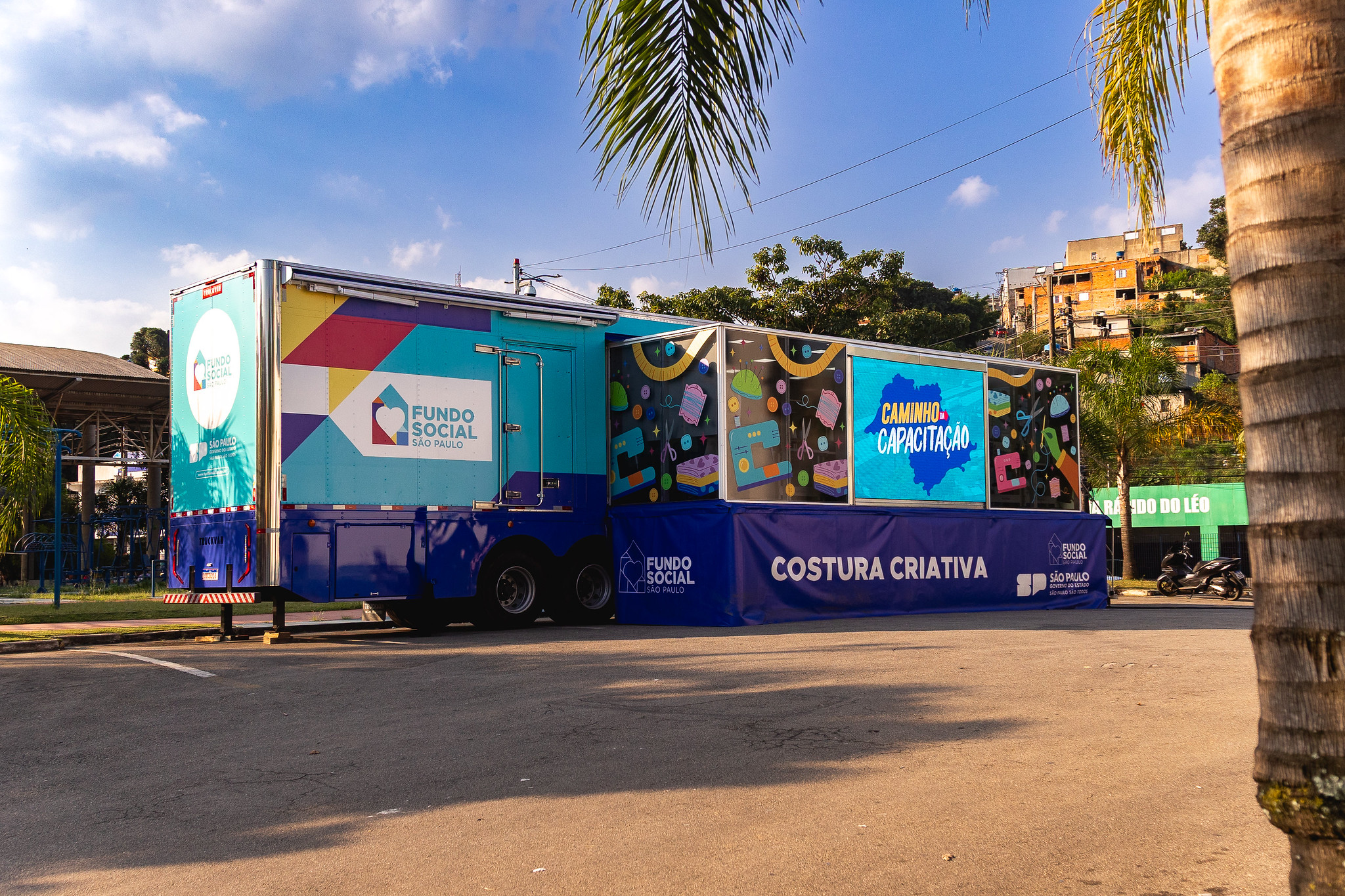 Itapevi recebe Carreta da Capacitação com cursos gratuitos na área da beleza