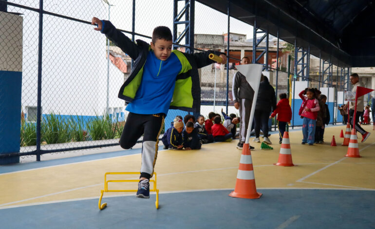 4º Festival de Miniatletismo reúne crianças em atividades esportivas