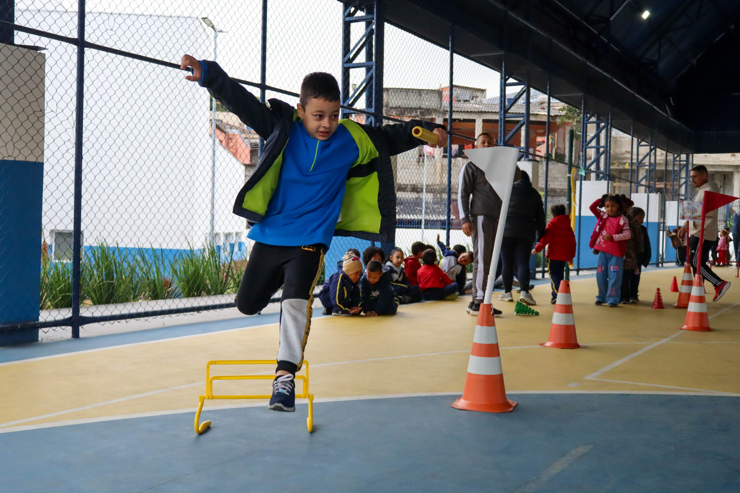 4º Festival de Miniatletismo reúne crianças em atividades esportivas