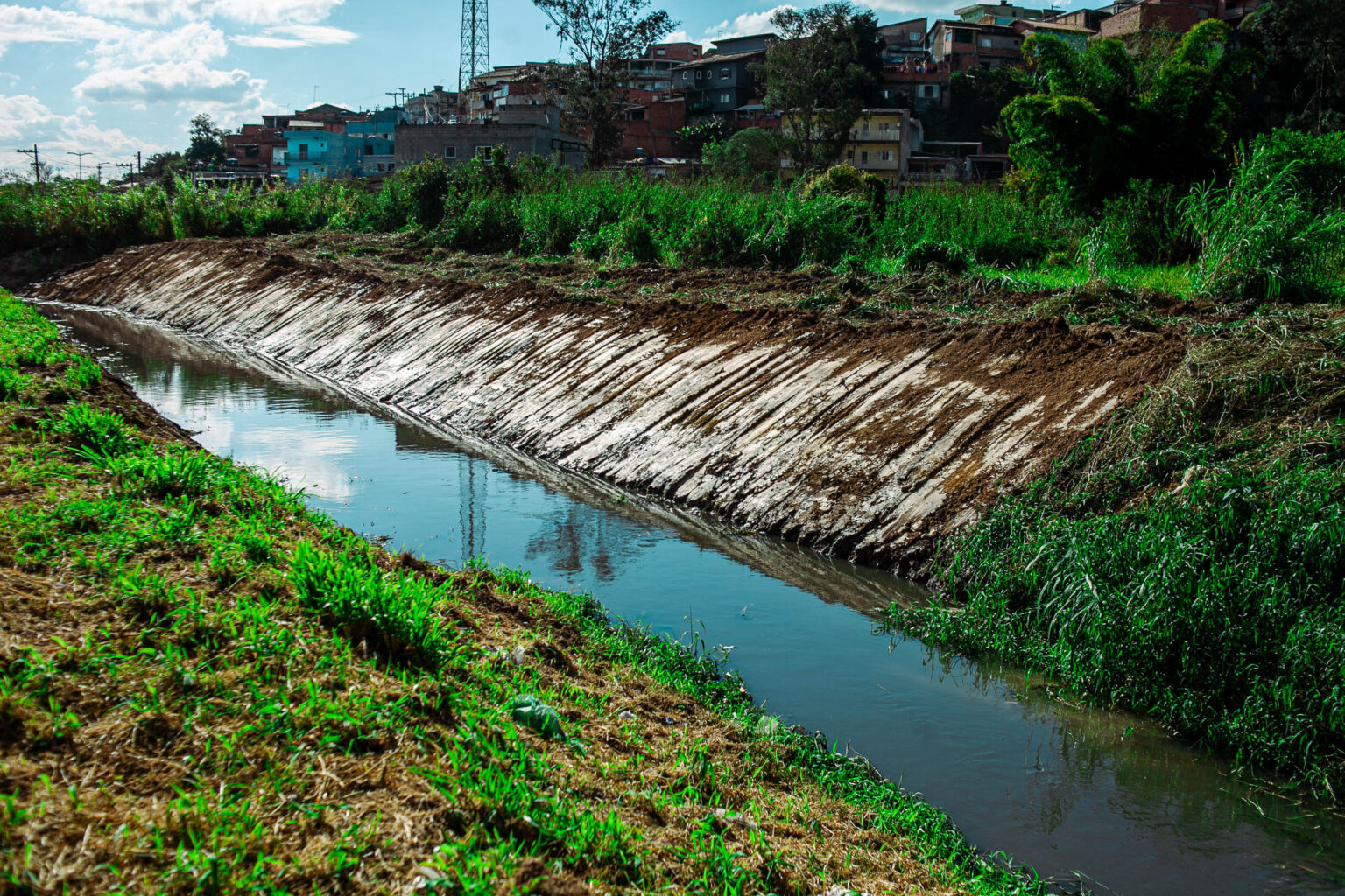 Cotia reforça ações preventivas para enfrentar possíveis eventos climáticos extremos