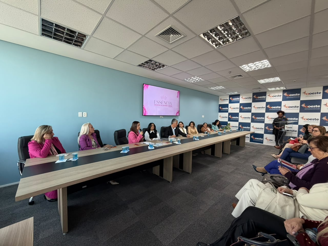 Secretaria de Relações Institucionais de Barueri promove encontro sobre empoderamento feminino em parceria com o CIOESTE