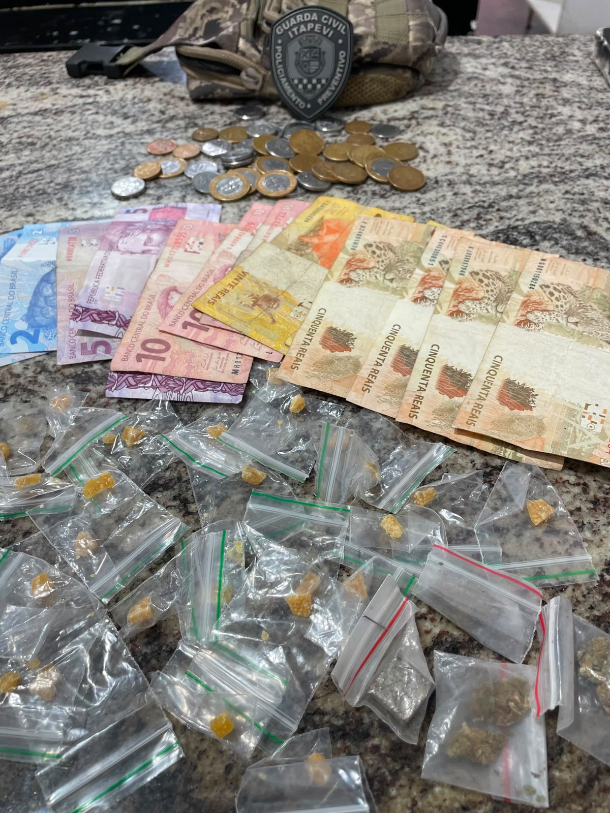 GCM DE ITAPEVI PRENDE INDIVÍDUO POR TRÁFICO DE DROGAS