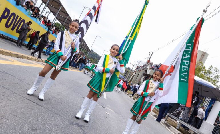 Itapevi destaca participação de bandas marciais em maior Desfile Cívico da história