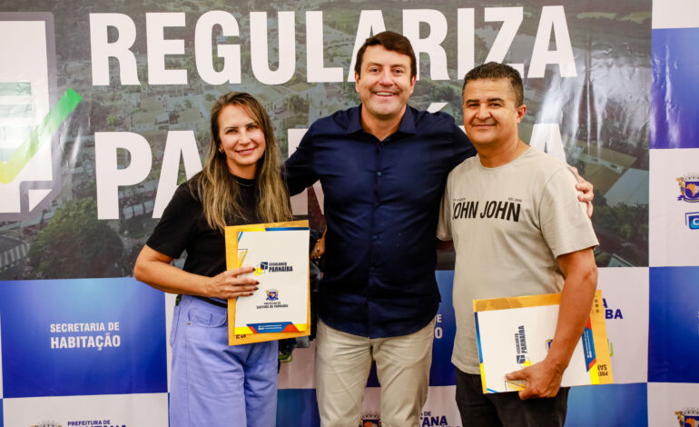 Santana de Parnaíba entrega cerca de 700 escrituras e ultrapassa 10 mil imóveis regularizados