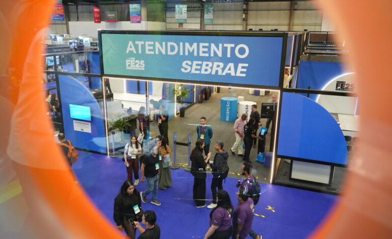 Caravana do Sebrae leva empreendedores de Cotia à Feira do Empreendedor