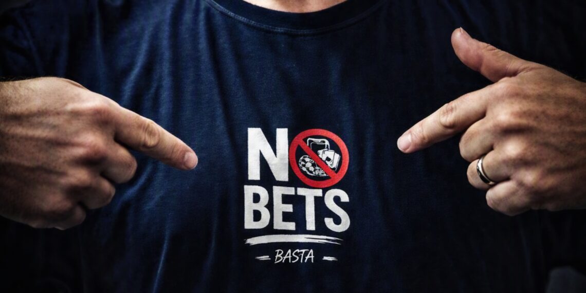 Cotia sanciona lei que proíbe publicidade de bets em espaços públicos e eventos vinculados ao poder público