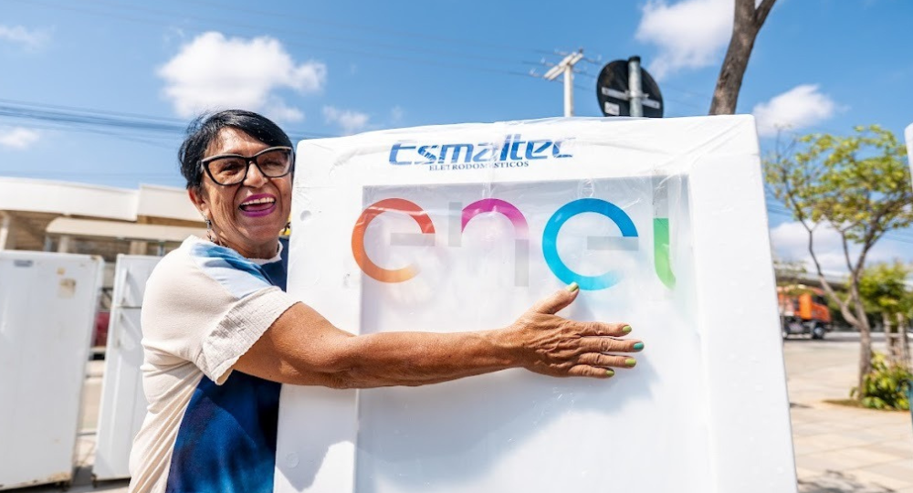 Parceria entre Enel e Prefeitura vai trocar geladeiras antigas de cotianos por novas