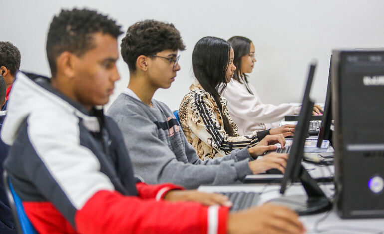 Itapevi recebe cursos gratuitos de criação de sites, conteúdo digital e social media