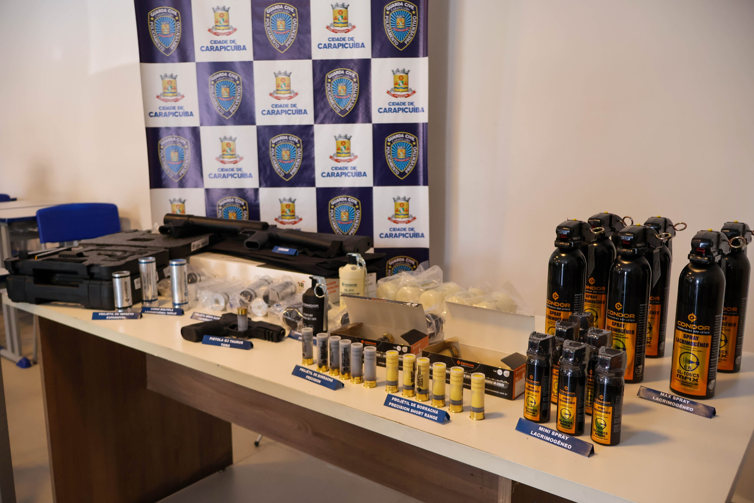 GCM de Carapicuíba recebe novos equipamentos para reforçar ações de segurança
