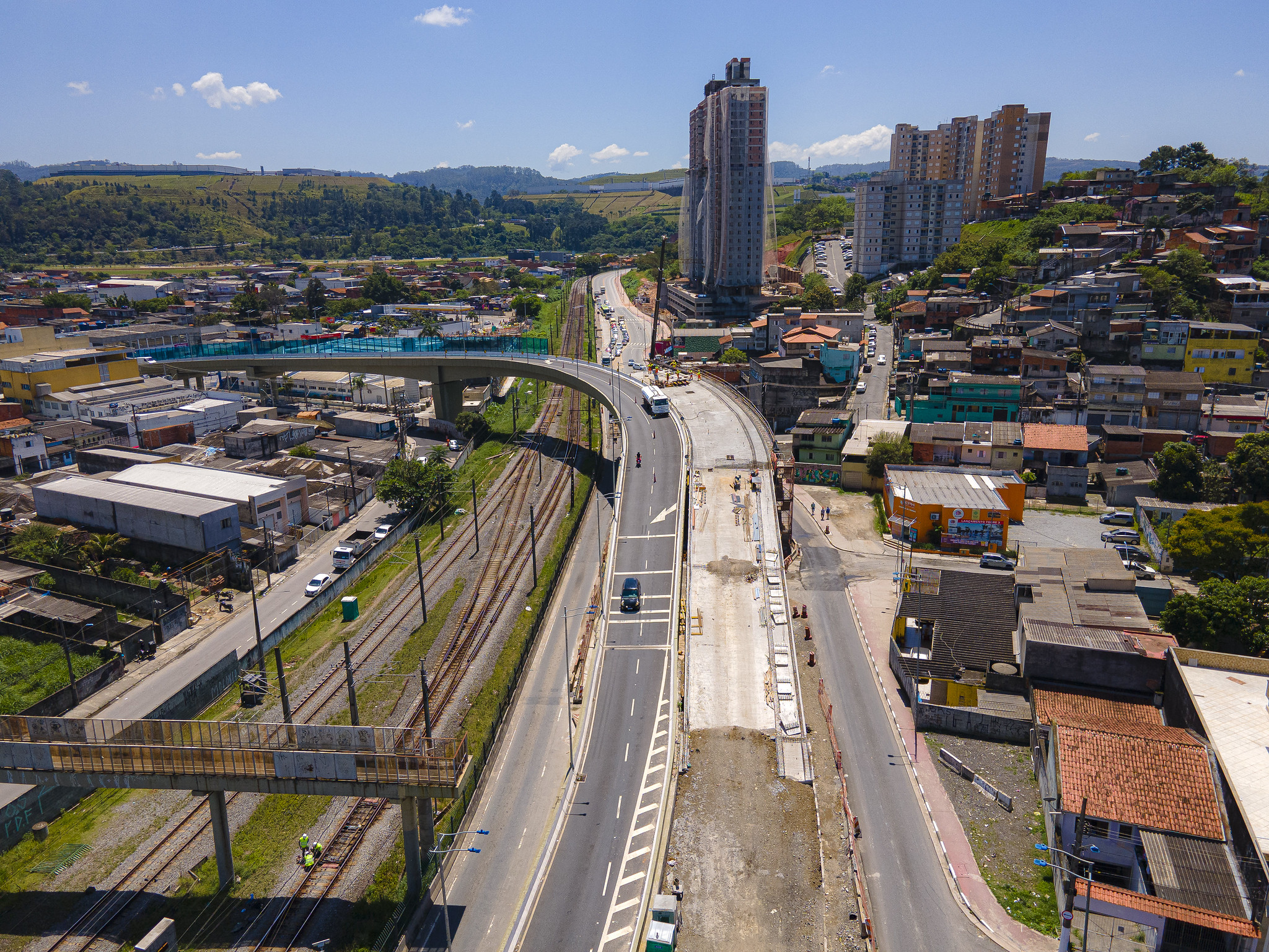 Novo viaduto de Itapevi chega a 94% de execução