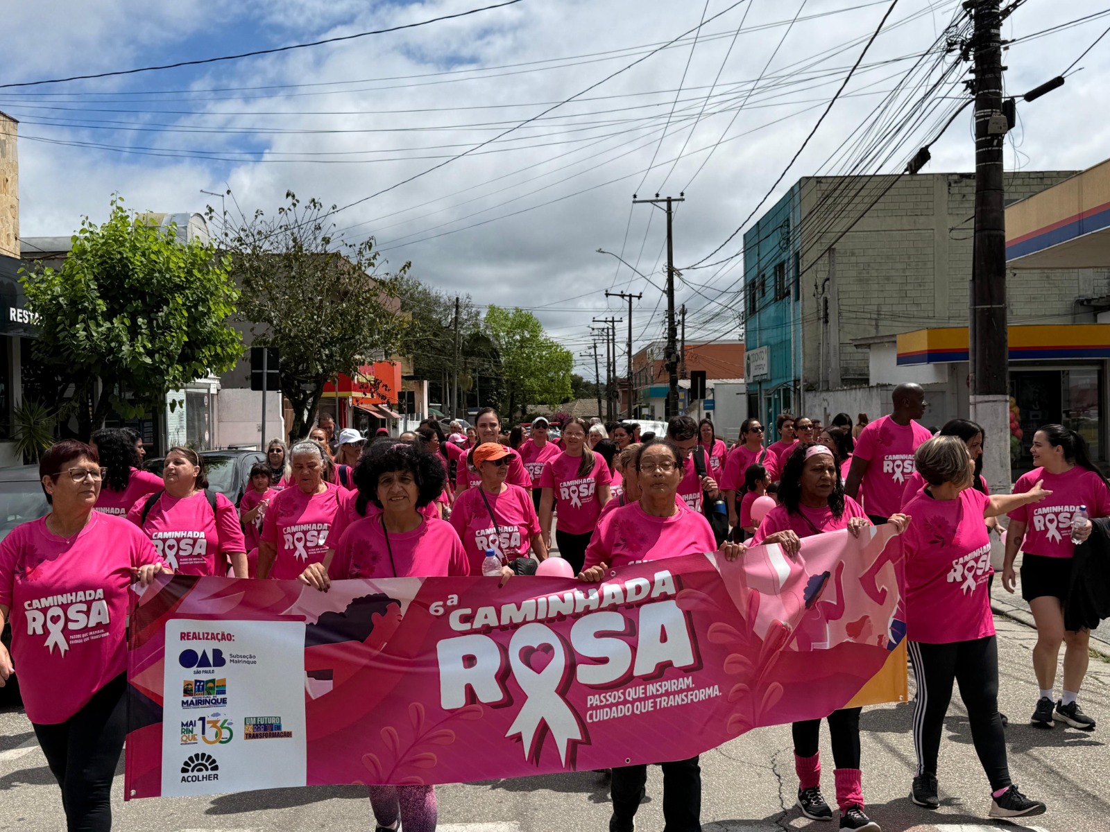 Caminhada Rosa promove conscientização e incentivo aos cuidados com a saúde da mulher em Mairinque